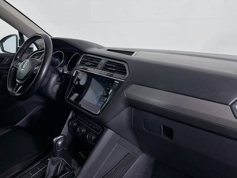 Used 2021 Volkswagen Tiguan SE FWD image 29