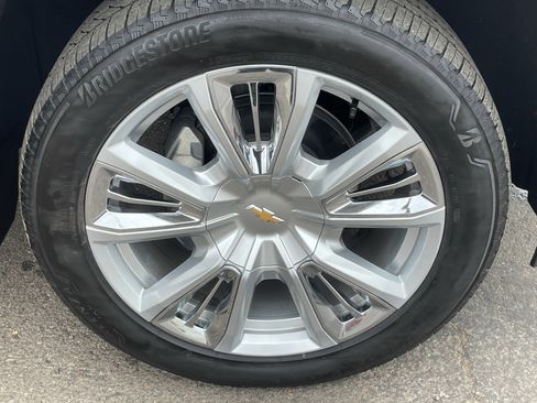 Used 2024 Chevrolet Silverado 1500 High Country w/ High Country Premium Package image 8