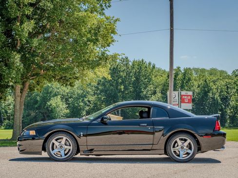 Used 2003 Ford Mustang Cobra RWD image 3