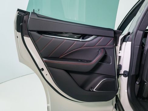 Used 2024 Maserati Levante Modena Ultima image 20