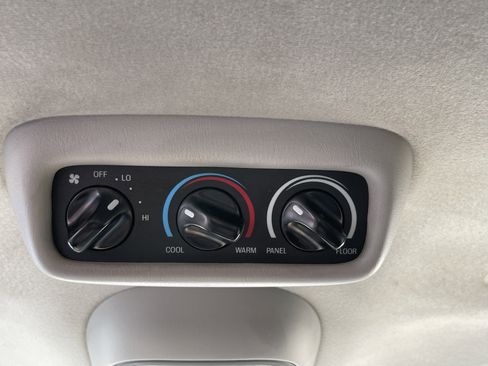 Used 2003 Ford Excursion XLT image 21