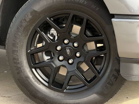 Used 2025 Ford F150 STX w/ STX Black Appearance Package RWD image 9