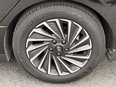 Used 2024 Hyundai Sonata Limited image 12