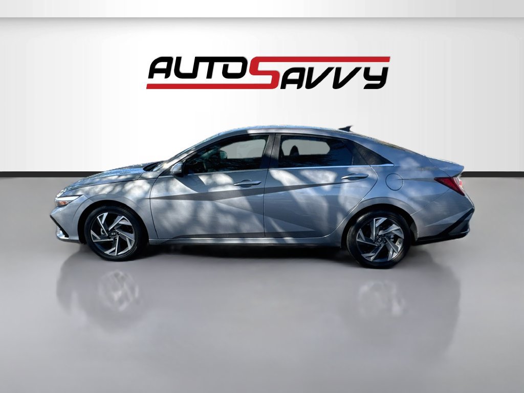 Used 2025 Hyundai Elantra SEL FWD image 4
