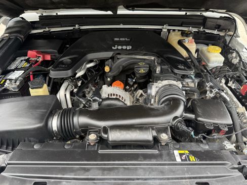 Used 2018 Jeep Wrangler Unlimited Rubicon image 20