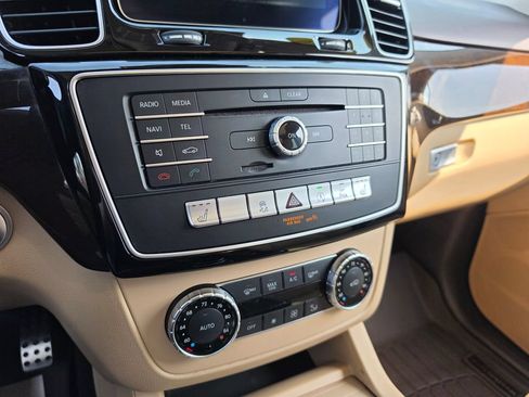 Used 2019 Mercedes-Benz GLE 400 4MATIC image 25