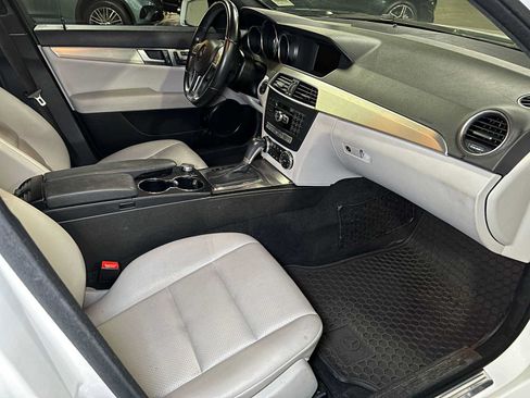 Used 2014 Mercedes-Benz C 300 4MATIC Sedan image 11