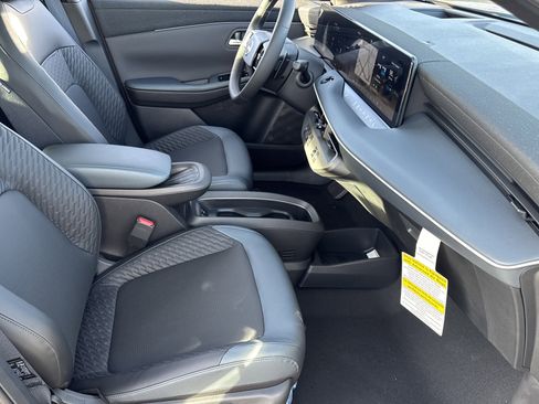 New 2026 Nissan Leaf Platinum+ w/ Cargo Package (Platinum+) image 18