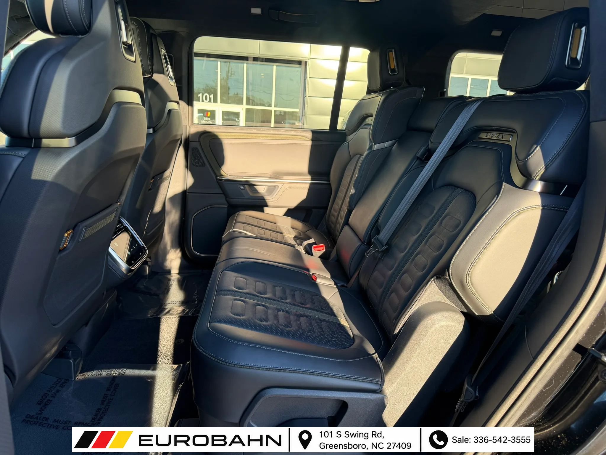 Used 2025 Rivian R1S Adventure Dual AWD/4WD image 6