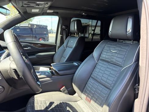 Used 2024 Cadillac Escalade Sport Platinum w/ LPO, Floor Liner Package AWD/4WD image 7