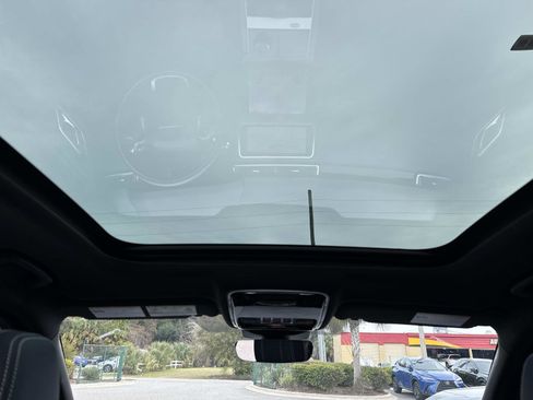 Used 2020 Land Rover Range Rover Velar R-Dynamic S image 18