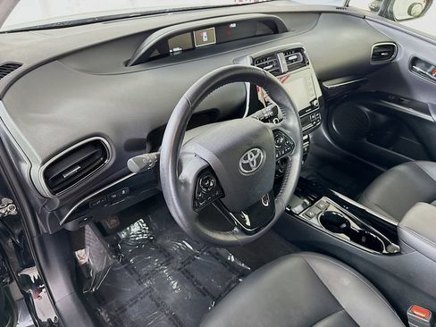 Certified 2022 Toyota Prius FWD image 18