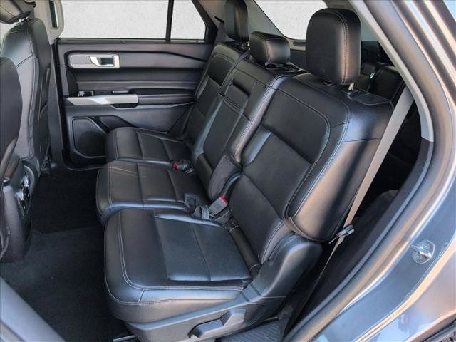 Used 2021 Ford Explorer Limited w/ Equipment Group 301A AWD/4WD image 19