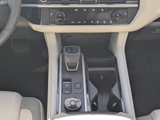 Used 2022 Nissan Pathfinder SL AWD/4WD image 16
