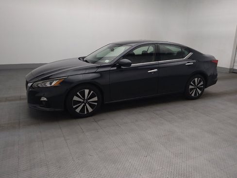 Used 2019 Nissan Altima 2.5 SL FWD image 2