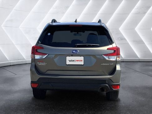 Used 2019 Subaru Forester Premium AWD/4WD image 5