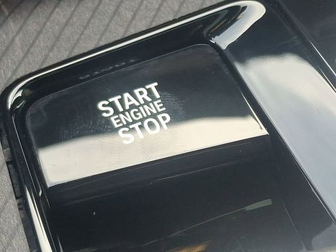 Certified 2025 BMW X3 xDrive30i w/ Convenience Package image 23