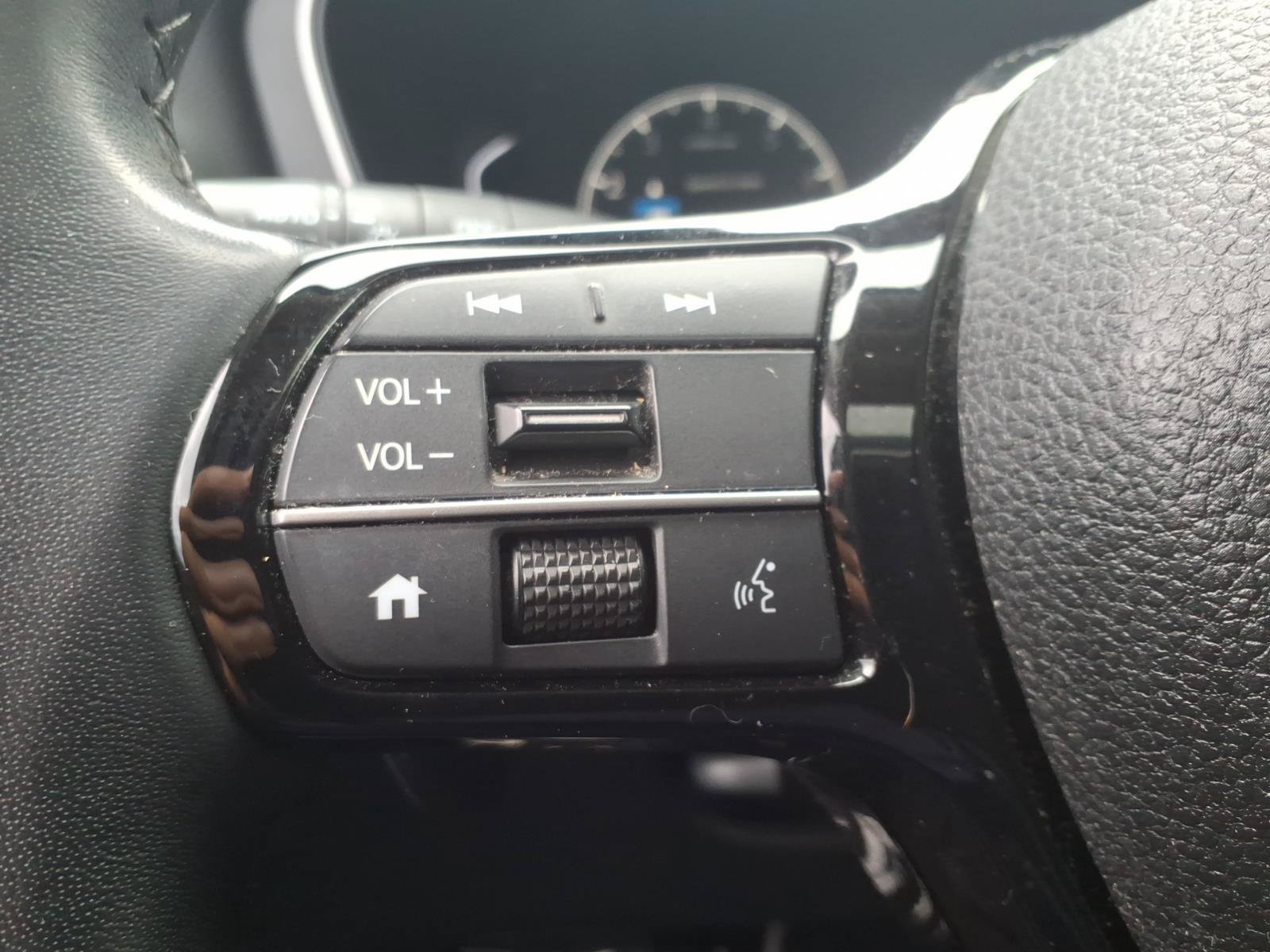 Certified 2023 Honda Pilot Touring image 31