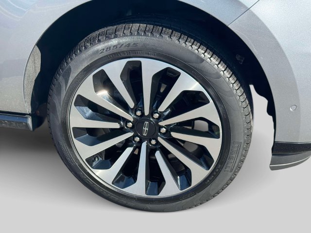 Used 2024 Lincoln Navigator Reserve AWD/4WD image 7