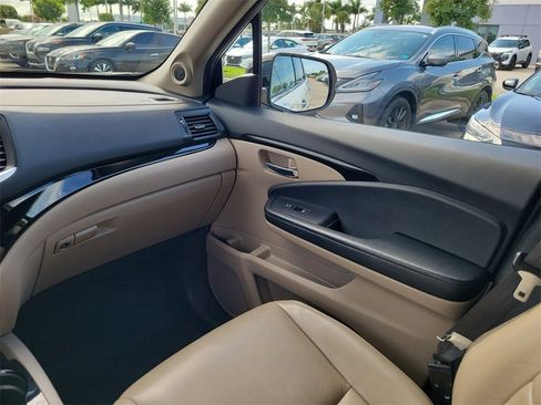Used 2016 Honda Pilot Touring image 20