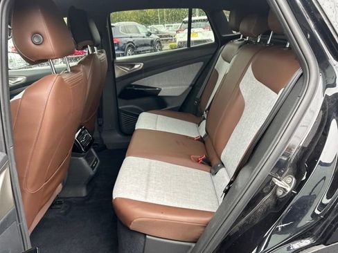 Used 2023 Volkswagen ID.4 Pro image 14