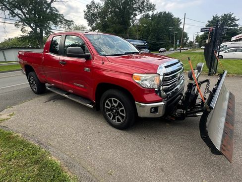 Used 2016 Toyota Tundra SR5 w/ TRD Off Road Package AWD/4WD image 3