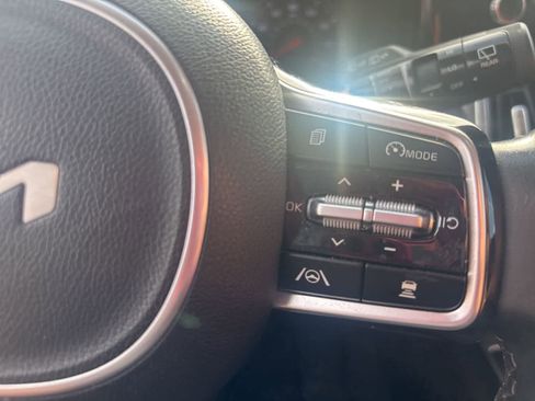 Certified 2022 Kia Sorento SX FWD image 7