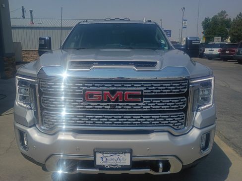 Used 2023 GMC Sierra 3500 Denali w/ Denali Ultimate Package AWD/4WD image 3