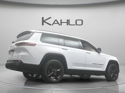 Used 2023 Jeep Grand Cherokee L Laredo AWD/4WD image 16