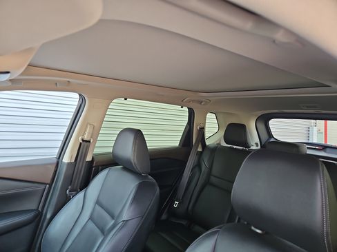 Used 2023 Nissan Rogue SL w/ SL Premium Package image 12