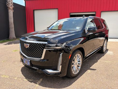 Used 2023 Cadillac Escalade Premium Luxury w/ Performance Package AWD/4WD image 3
