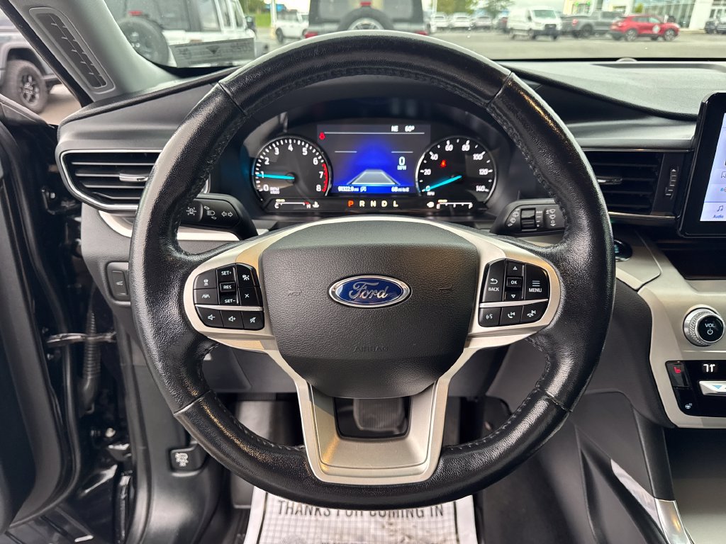 Used 2021 Ford Explorer XLT w/ Equipment Group 202A AWD/4WD image 32