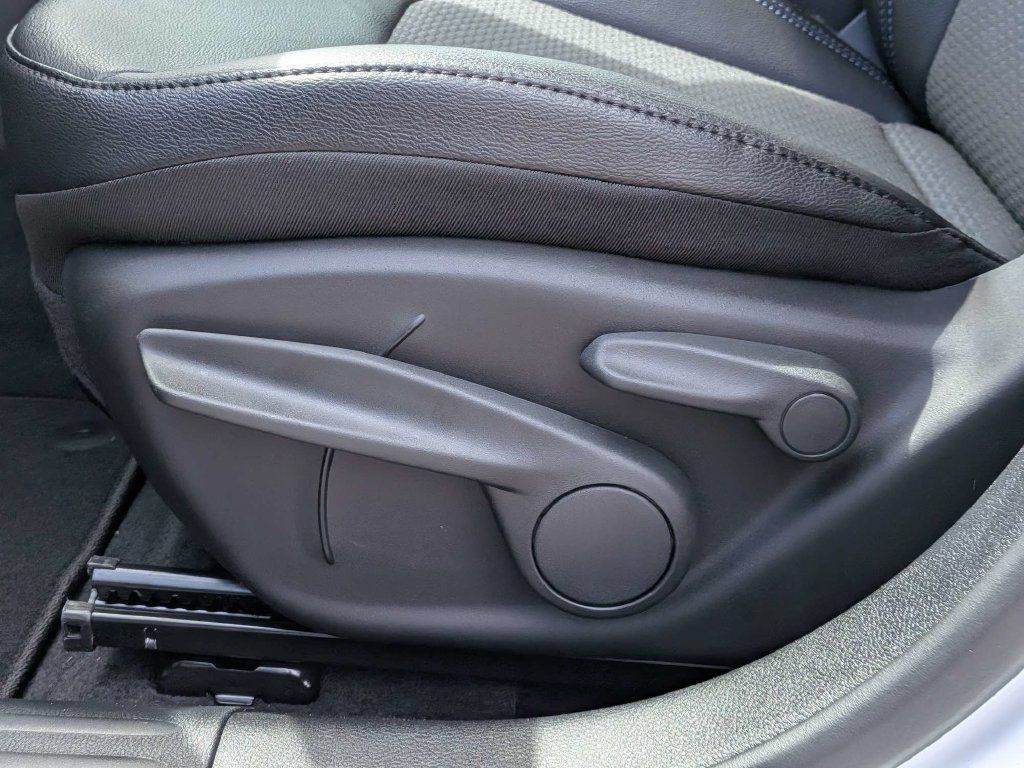 New 2026 Jeep Compass Latitude AWD/4WD image 17