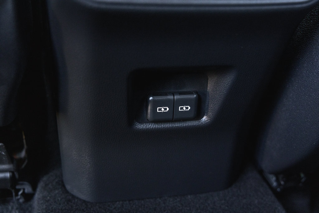Certified 2023 Toyota RAV4 XLE Premium FWD image 31