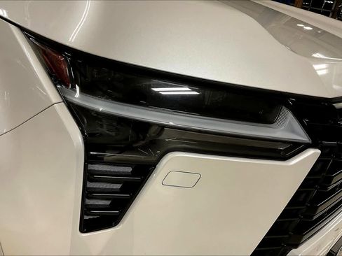 Used 2024 Lexus GX 550 image 25