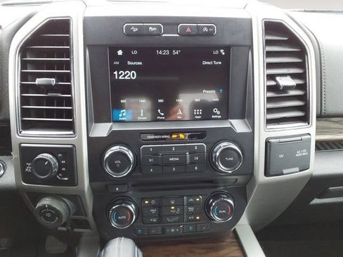 Used 2018 Ford F150 Lariat w/ FX4 Off-Road Package AWD/4WD image 15