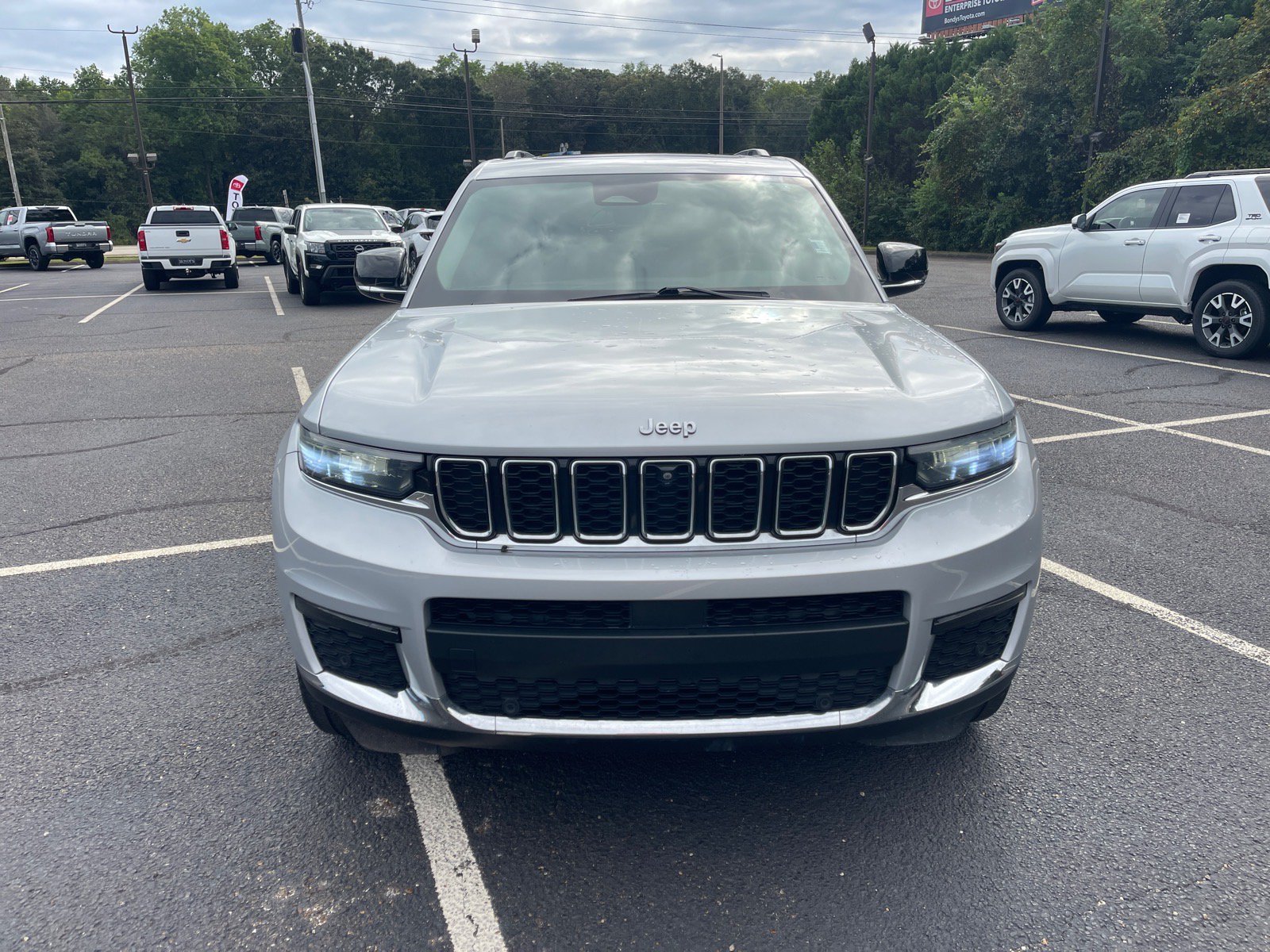 Used 2021 Jeep Grand Cherokee L Limited w/ Luxury Tech Group II AWD/4WD image 2