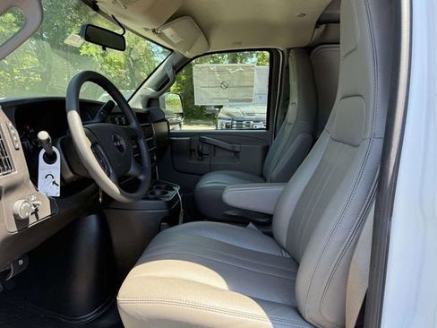 New 2026 GMC Savana 3500 Extended w/ Driver Convenience Package RWD image 10