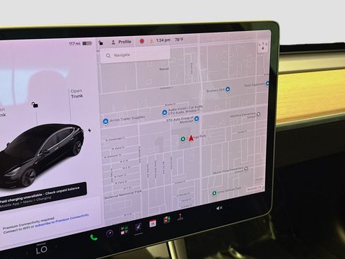 Used 2018 Tesla Model 3 RWD image 9