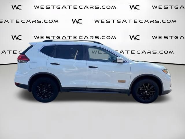 Used 2017 Nissan Rogue SV AWD/4WD image 38