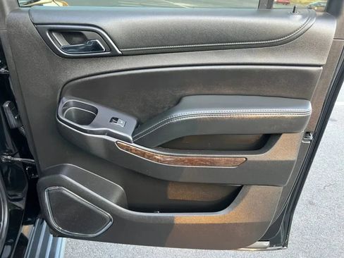 Used 2018 Chevrolet Suburban LT w/ Luxury Package image 19