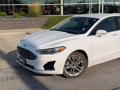 Used 2019 Ford Fusion SEL FWD image 2