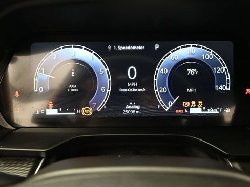 Used 2025 Jeep Grand Cherokee Altitude AWD/4WD image 21