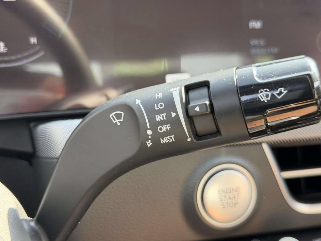 Certified 2025 Hyundai Sonata SEL AWD/4WD image 24