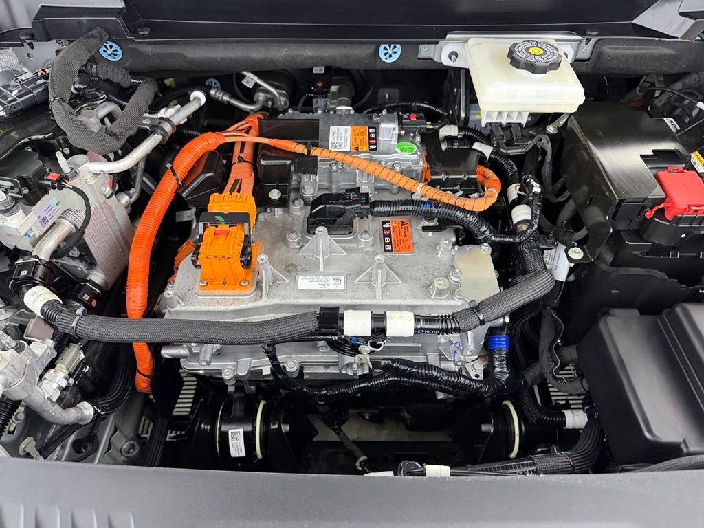 Used 2024 Chevrolet Equinox EV RS FWD image 33