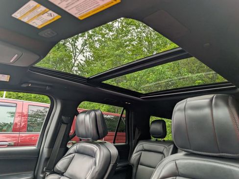 Used 2025 Lincoln Navigator L Reserve AWD/4WD image 18