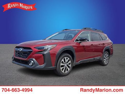 Certified 2025 Subaru Outback Premium AWD/4WD image 1