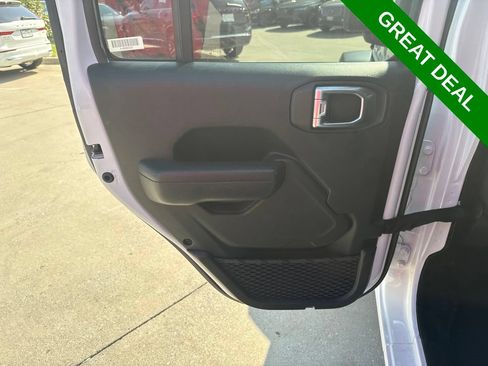 Used 2025 Jeep Wrangler Unlimited Sport AWD/4WD image 14