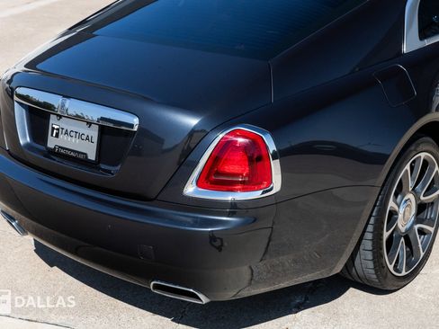Used 2020 Rolls-Royce Wraith image 17