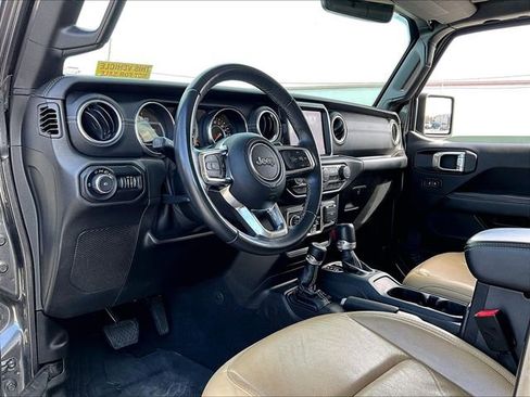 Used 2019 Jeep Wrangler Unlimited Sahara image 8